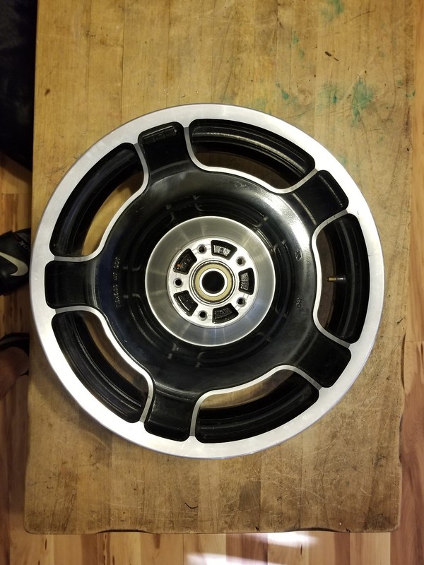 HARLEY DAVIDSON STREETGLIDE REAR WHEEL T16X5.00 MT DOT