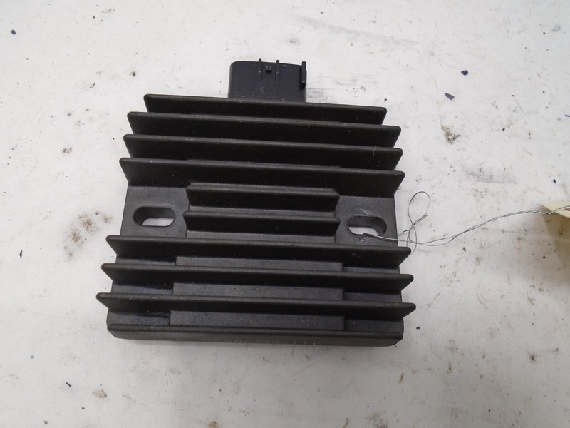 OEM RECTIFIER & REGULATOR 68V-81960-10-00 YAMAHA OUTBOARD 2006 & LATER 50-115 HP