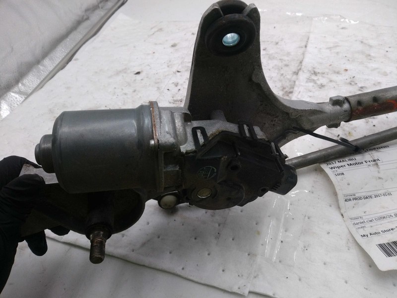 2017 Chevrolet Malibu Wiper Motor OEM 23353578 147k Miles Silver