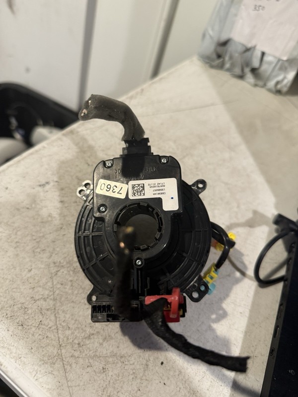 2017 - 2021 CHEVROLET TRAX STEERING COLUMN CLOCKSPRING SPIRAL CABLE OEM 42361580