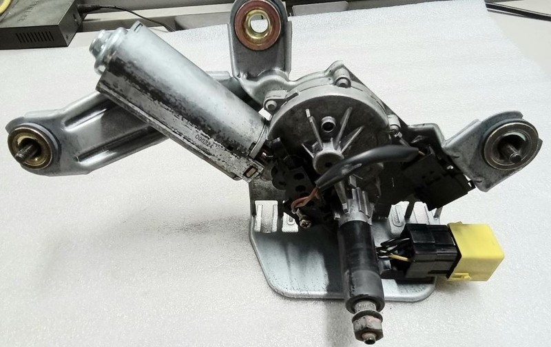 2000-2001 Mercedes ML320 W163 Rear Liftgate Wiper Motor 1638203142