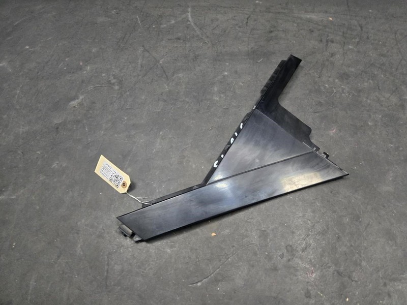 Rear Right Door Window Rear Side Molding 2018 Range Rover Velar LR148904 19-22