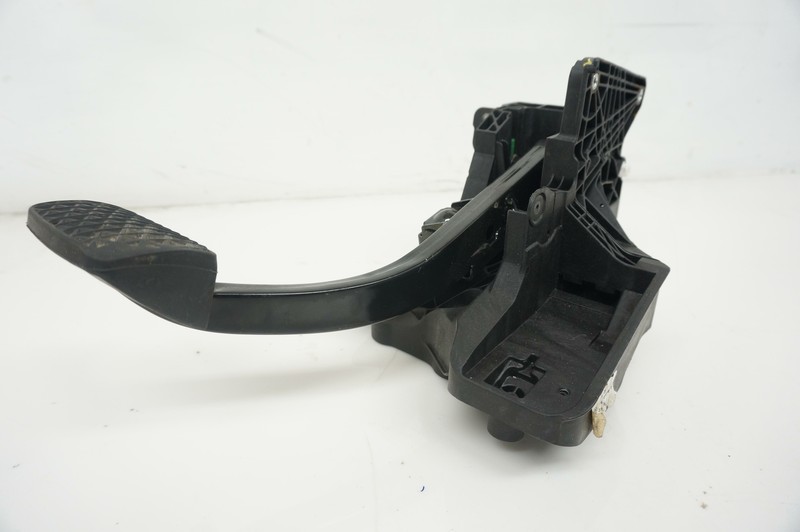 Brake Pedal 2017 Chevrolet Malibu LS 23375950 2016 2018 2019 2020 2021