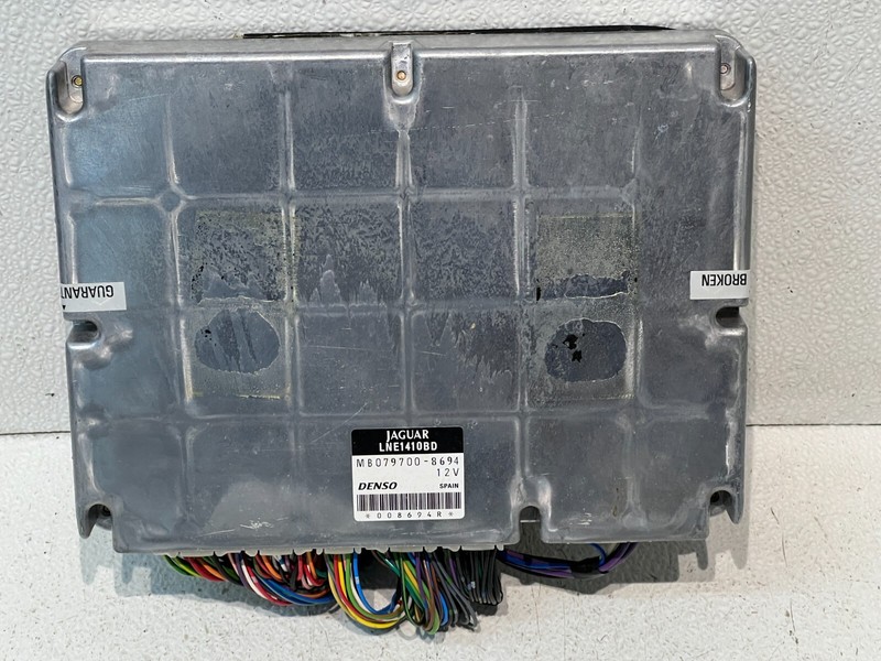 97-03 JAGUAR S-Type ENGINE COMPUTER UNIT ECM MODULE OEM USED LNE1410BD OEM