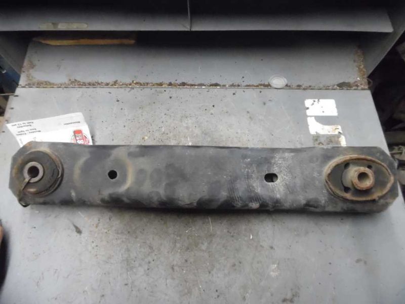 99 00 01 02 03 04 JEEP GRAND CHEROKEE LOWER CONTROL ARM FR 97587