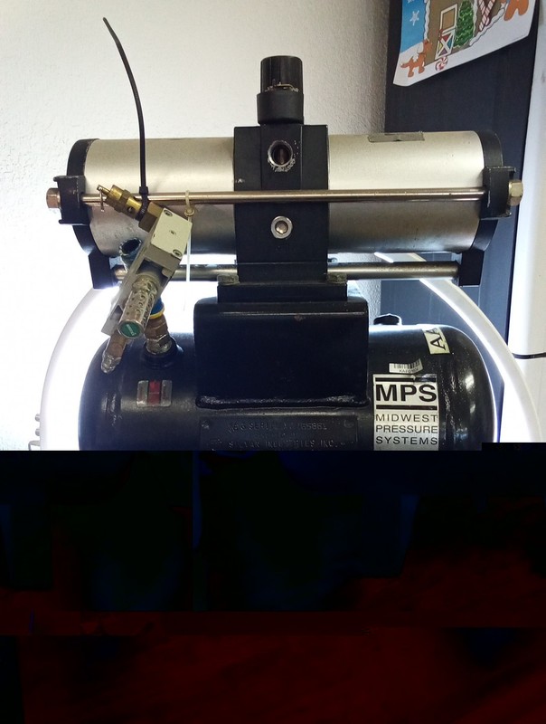 SMC NVBA4100-T04 150 PSI W/Midwest Pressure Tank 350 PSI