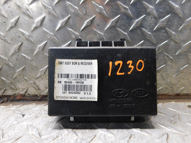 2013 HYUNDAI ACCENT BODY CONTROL MODULE UNIT ASSY BCM & RECEIVER 95400-1RFD0