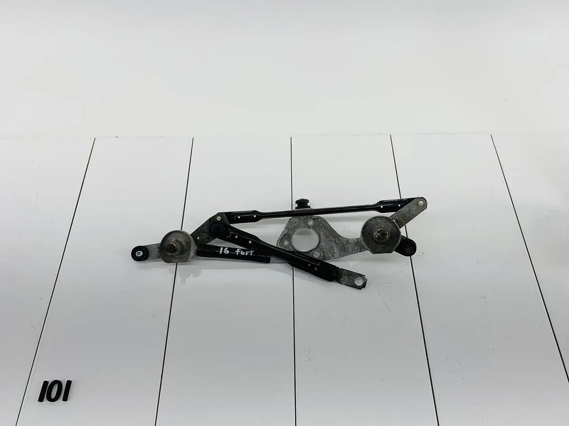 14-18 KIA FORTE FRONT WINDSHIELD WIPER WASHER TRANSMISSION LINKAGE OEM