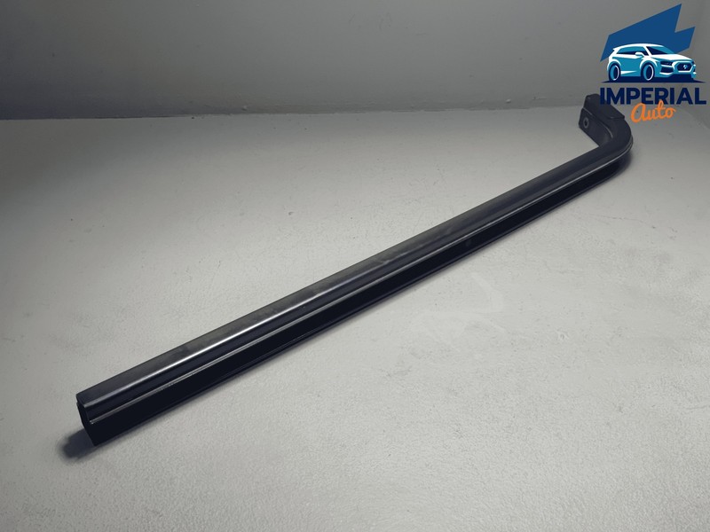 2011-2020 TOYOTA SIENNA REAR RIGHT PASSENGER SIDE SLIDE DOOR CENTER RAIL OEM