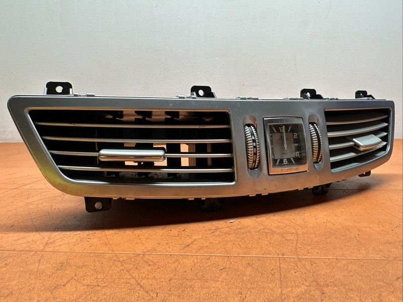 05569-052 | 2007-2013 MERCEDES S63 AMG DASH CENTER AIR VENT SWITCH CLOCK MOUNT