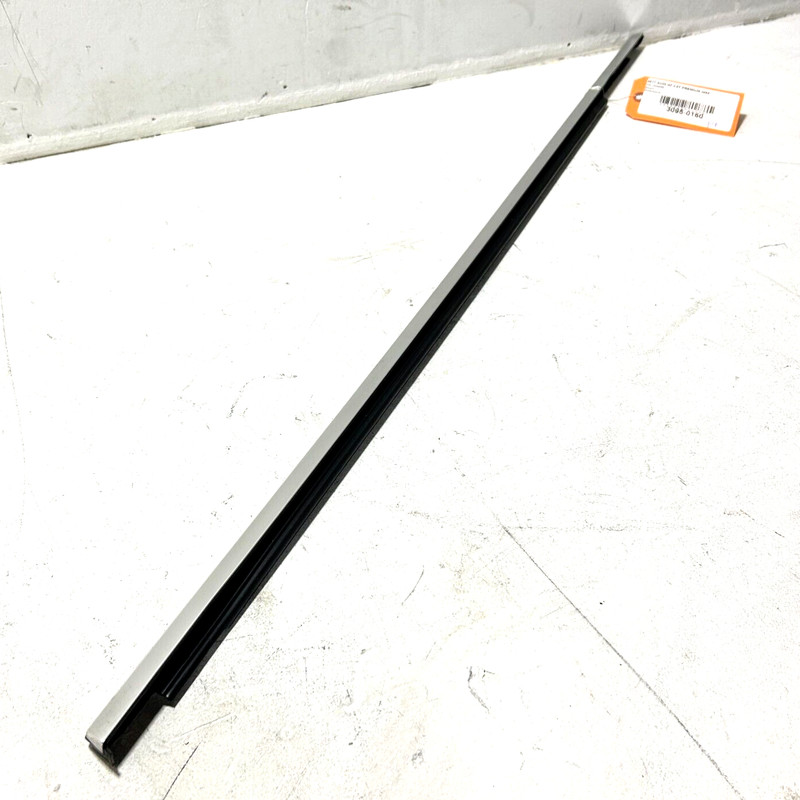 2017-2023 AUDI Q7 REAR LEFT DRIVER SIDE DOOR WINDOW GLASS BELT MOLDING OEM