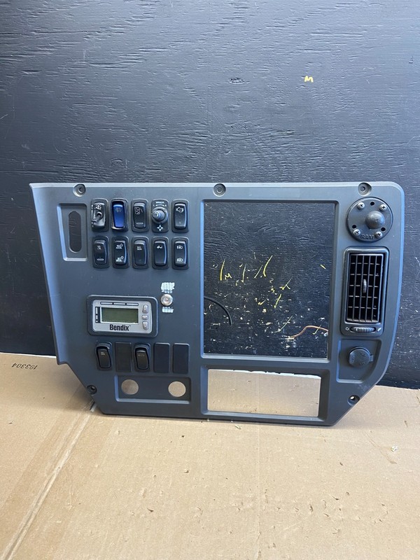 2018 Mack Dash Panel with Rocker Switches 84MT5102M CXU612 AB1980