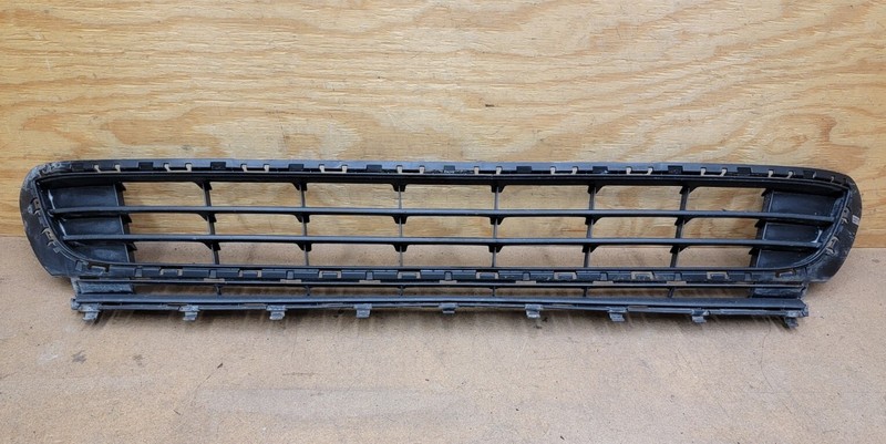 2015 - 2017 Volkswagen Golf S SE SLE Hatchback Front Bumper Lower Grille OEM