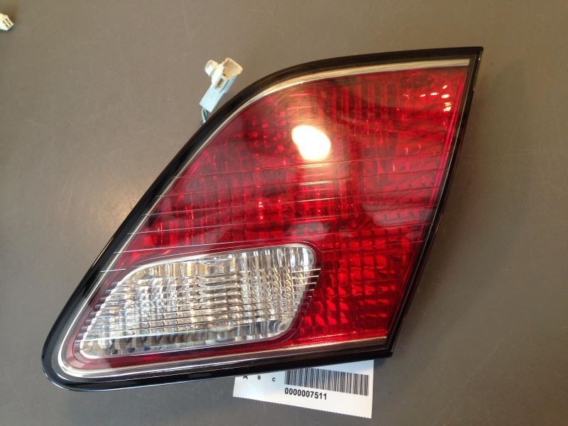 Right Passenger Tail Light Lamp Trunk Lid Mounted Fits 2004 Lexus ES330 1975