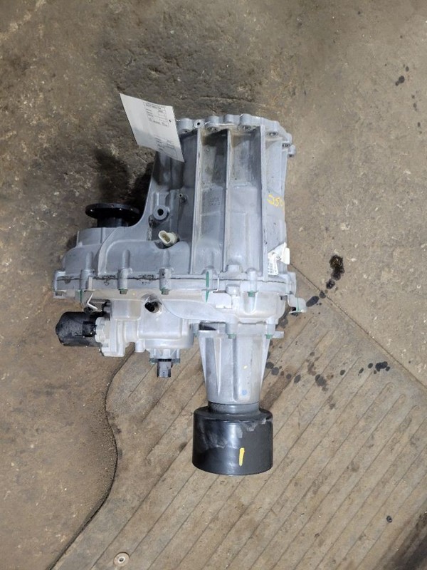 Transfer Case 4WD Fits 20-24 TITAN 26,000 Miles 1727641