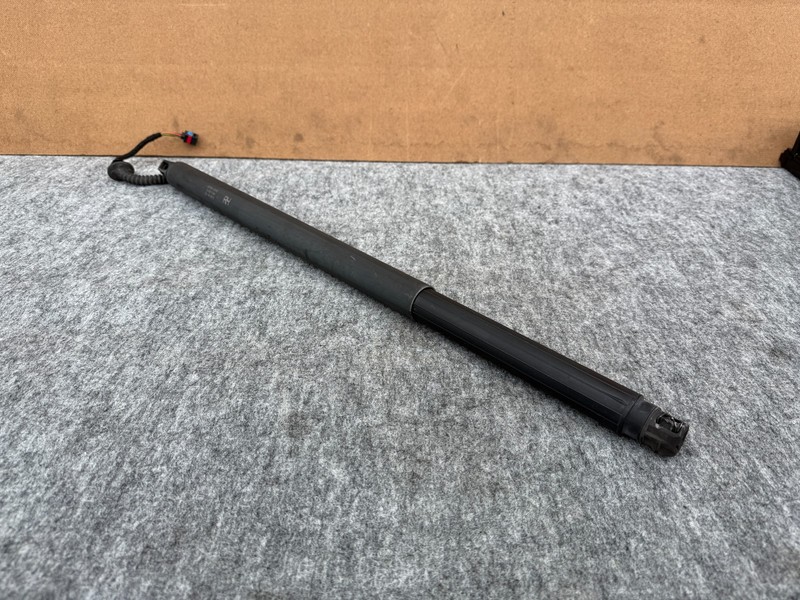 KIA STINGER 18-23 OEM RIGHT PASSENGER TRUNK LIFTGATE TAILGATE ELECTRIC SHOCK