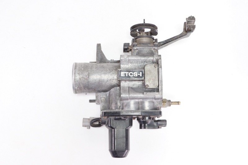 LEXUS GS300 GS400 Throttle Body OEM 2000 - 2005