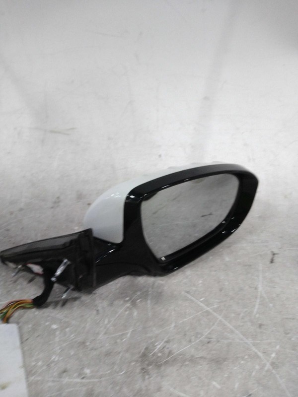 2015 KIA Cadenza Right Door Mirror Assembly - Used, OEM, 70000 Miles