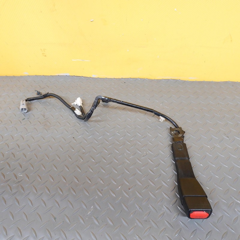 2015-2019 LEXUS RC350 FRONT LEFT DRIVER SIDE SEAT BELT BUCKLE OEM 73240-53040