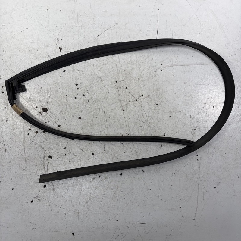 01-05 Honda Civic 4D Left Rear Door Sub Seal 72865-S5A-003 OEM