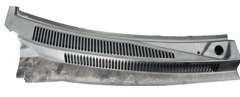 05-10 Jeep Passenger RH Side Windshield Defroster Cowl Grille Cover 55156852ag