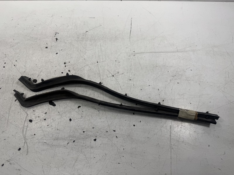 91-95 Acura Legend 4DR L+R Hood Seal OEM