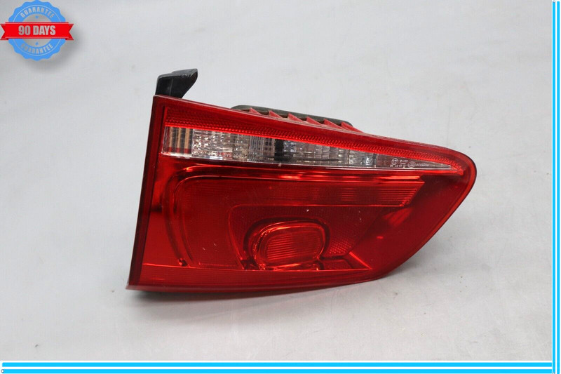 11-14 Volkswagen VW Touareg Right Passenger Inner Tail Light Lamp 7P6945094C Oem