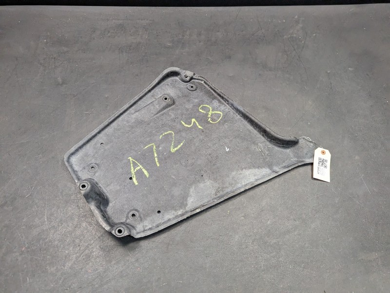 Rear Crossmember Center Splash Shield 2021 Audi A6 4K0825311G 2020 2022 X