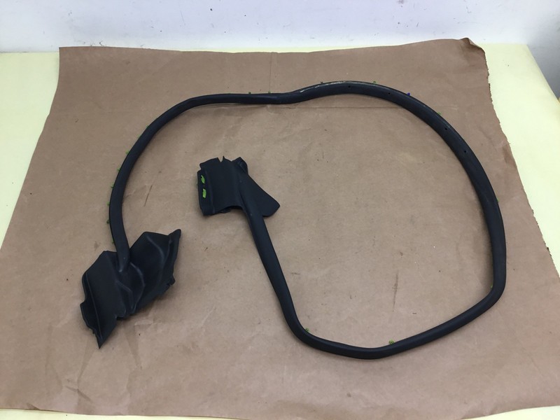 Maserati Quattroporte GTS Rear Right Door Gasket Molding Seal Strip 13 - 18 :A