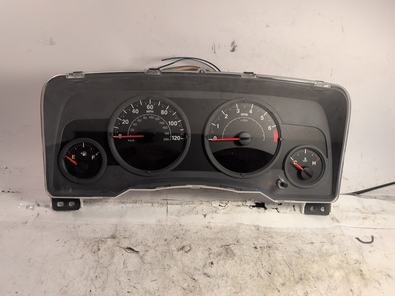 2007 Jeep Compass Patriot Speedometer Instrument gauge Cluster 154, 732 mi OEM