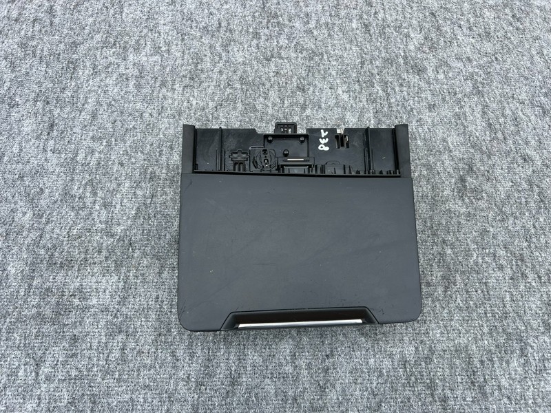 GENESIS G70 2019-2026 OEM CENTER CONSOLE TRAY AUX USB WIRELESS PHONE CHARGER