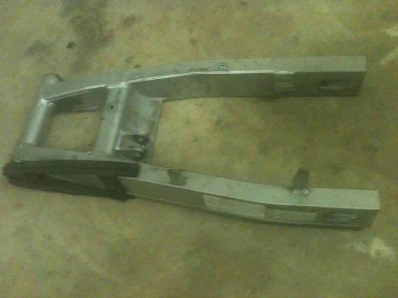 2005 Yamaha FZ6 Rear Swingarm Swing Arm Suspension 05