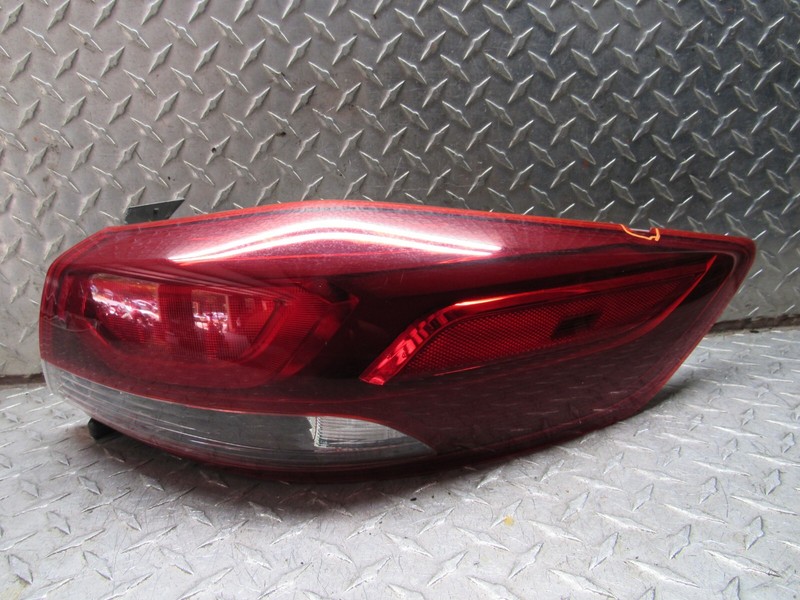 17 18 HYUNDAI ELANTRA RIGHT PASSENGER REAR QUARTER PANEL MOUNTED LAMP US BUILT