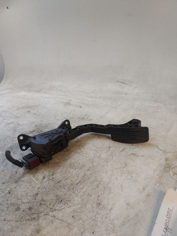 2012-2020 Nissan NV 2500 Gas Pedal Accelerator OEM.