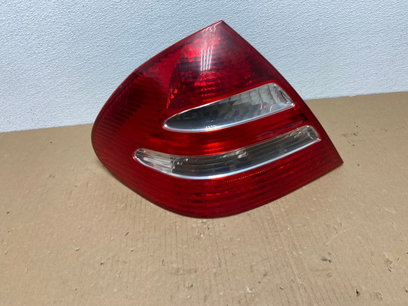 2003-2006 Mercedes E Class Sedan Left Driver LH Side Tail Light AB6462 LK