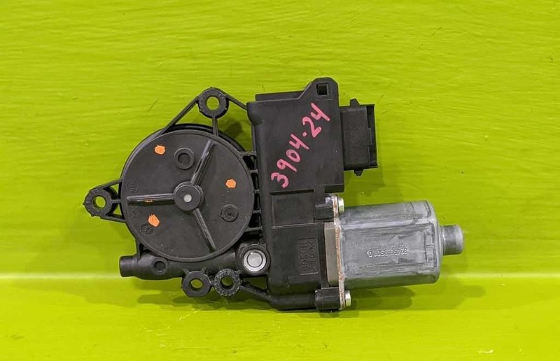 11 12 13 14 SONATA DRIVER LEFT FRONT WINDOW MOTOR OEM 3904-24
