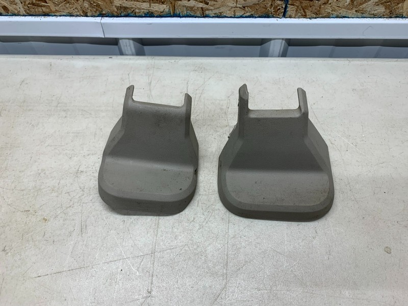 2007-2010 FORD EDGE RIGHT PASSENGER SIDE FRONT SEAT TRACK BOLT COVER TRIM TAN