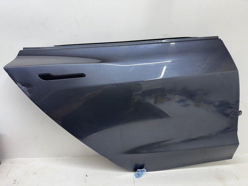 2021-2023 TESLA MODEL 3 DOOR *WITHOUT GLASS* RIGHT REAR9243