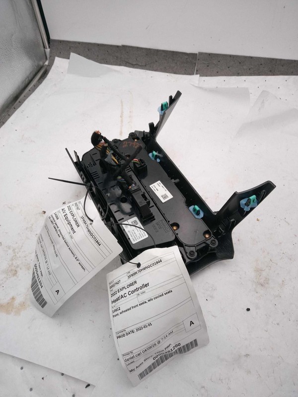 2022 Ford Explorer A/C Selector Switch OEM Grey Used CCM350 93000 Miles
