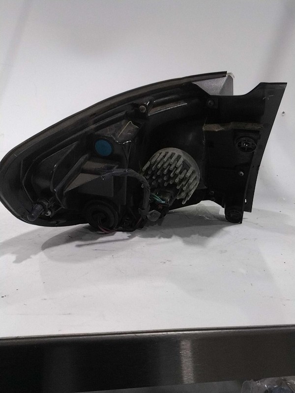 2015 GMC Acadia Right Tail Light Assembly Black OEM 487599 132K Miles