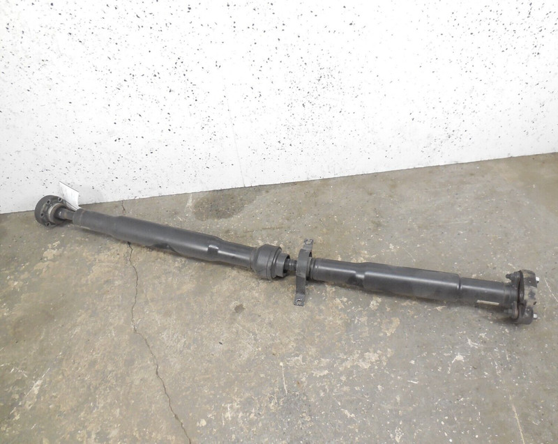 2017 17 Maserati Levante AWD Rear Drive Shaft OEM 06700350480