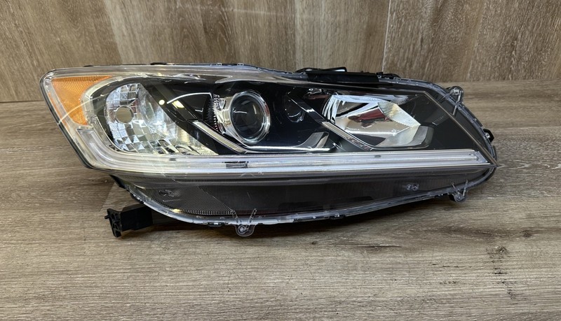 2016-17 HONDA ACCORD RH HEADLIGHT ASSY OEM PART