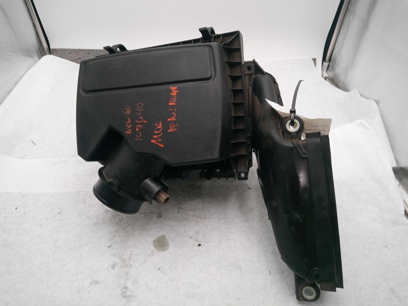 2014 Ford Fusion Air Cleaner Assembly OEM DS7Z9661K Used 146K Miles Black