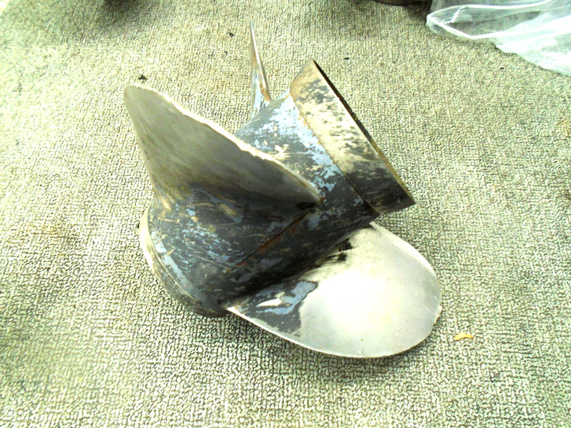 JOHNSON/EVINRUDE OMC STAINLESS PROPELLER 389924 RIGHT HAND 14 1/2 DIA X 19P