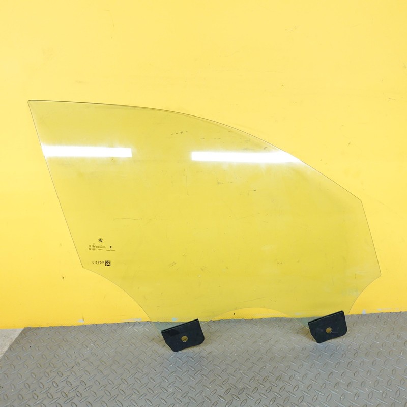 2024-2026 BMW X2 U10 RIGHT PASSENGER SIDE FRONT DOOR WINDOW GLASS OEM