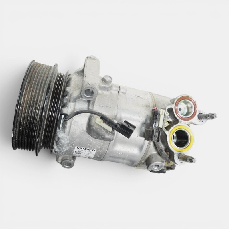 2022-2024 VOLVO S60 2.0l Awd Air Conditioning Ac Compressor W/ Clutch 31497908