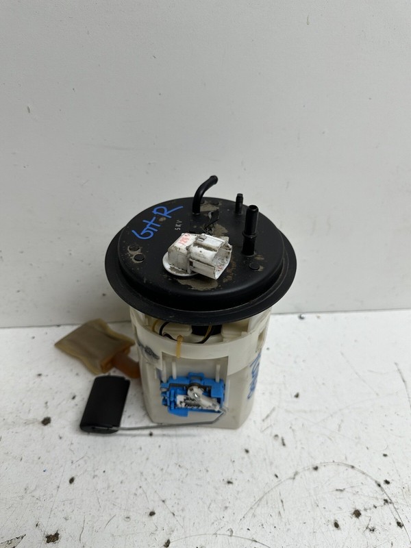 2004-2006 Kia Spectra 2.0L Fuel Pump w Sending Unit & Bracket Oem