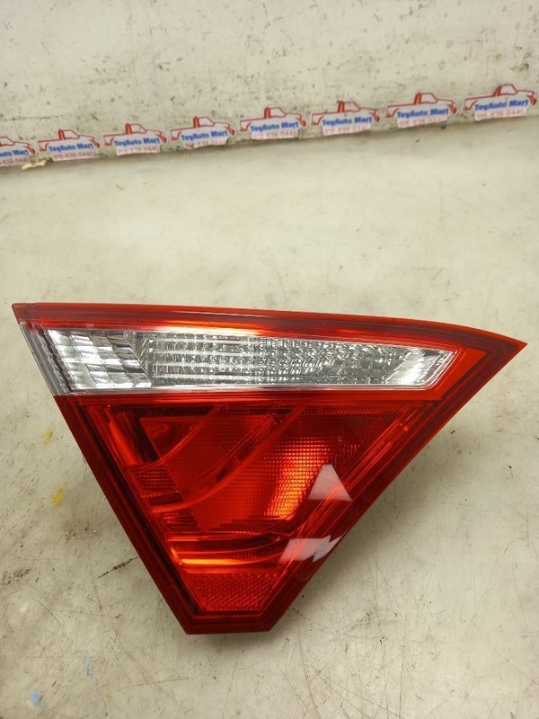 15 16 17 TOYOTA CAMRY XLE DRIVER LEFT TAIL LIGHT