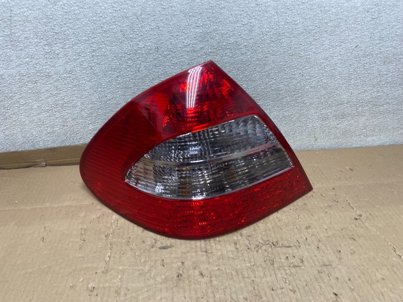 2007 - 2009 Mercedes E E320 E500 Sedan Left Driver LH Tail Light DEPO U3100 DW