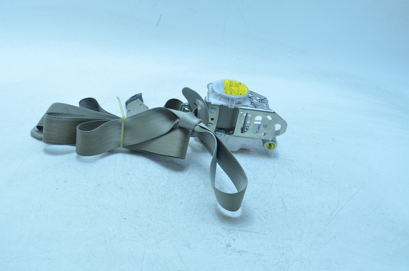 10-13 TOYOTA PRIUS FRONT RIGHT PASSENGER SEAT BELT RETRACTOR OEM